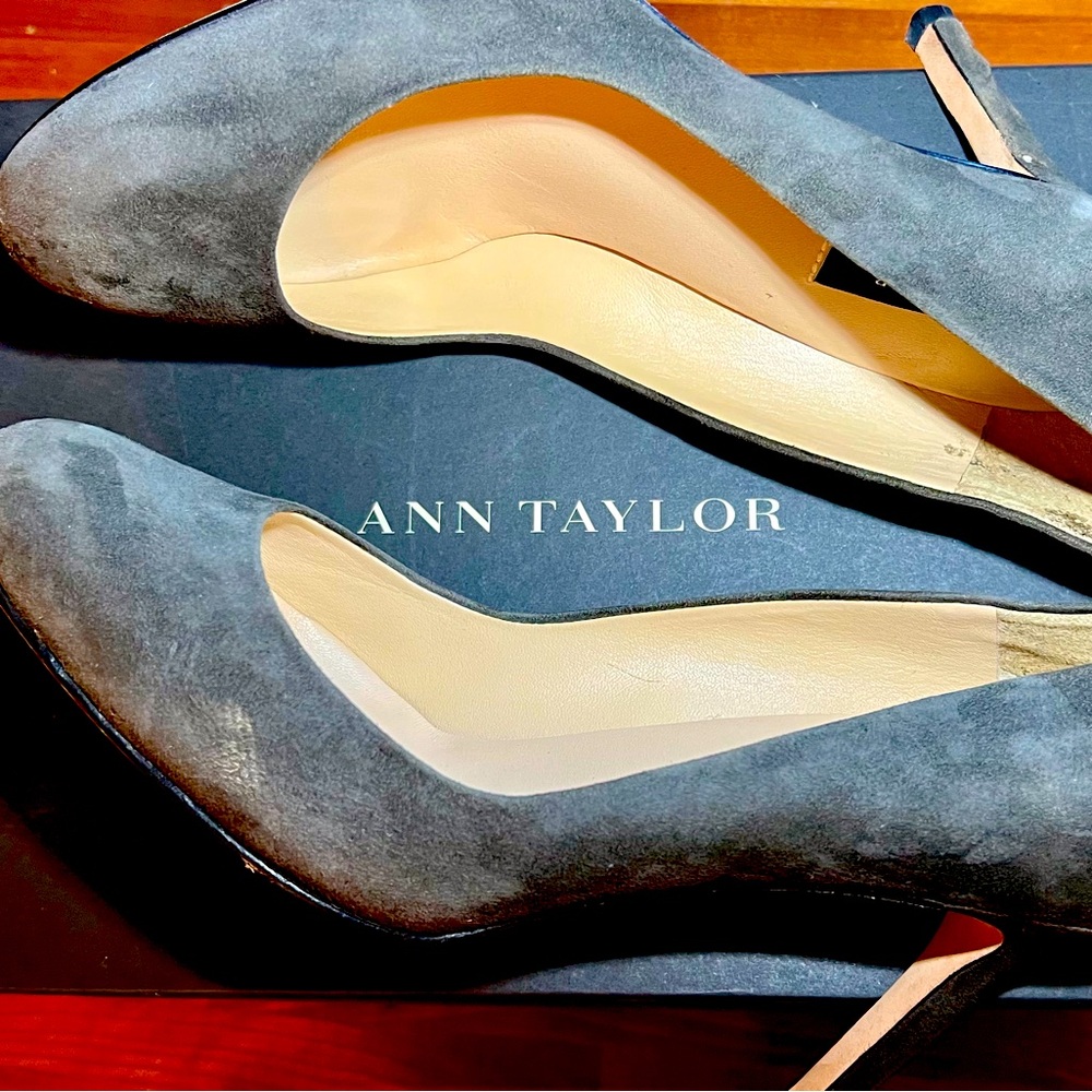 Ann Taylor, Vintage Perfect Pump-Leather, Graphite, Size 7M